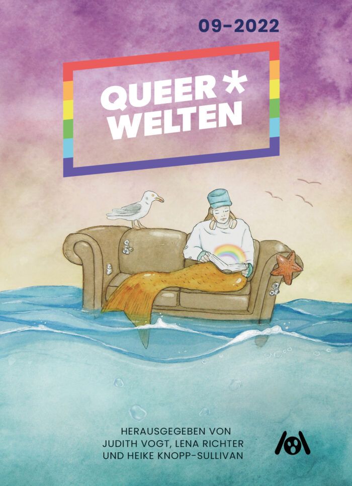 Queer*Welten-Cover zu Ausgabe 9: Eine Meerfrau sitzt mit einem Buch auf einem Sofa, dass auf dem Meer schwimmt. Die Meerfrau trägt einen weißen Pullover mit Regenbogen und eine blaue Kappe.